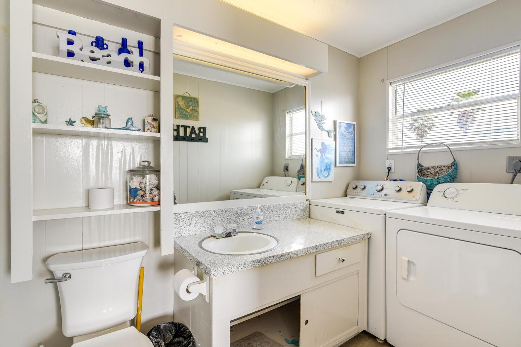 Second-Row Surfside Beach House Newly Renovated! エクステリア 写真
